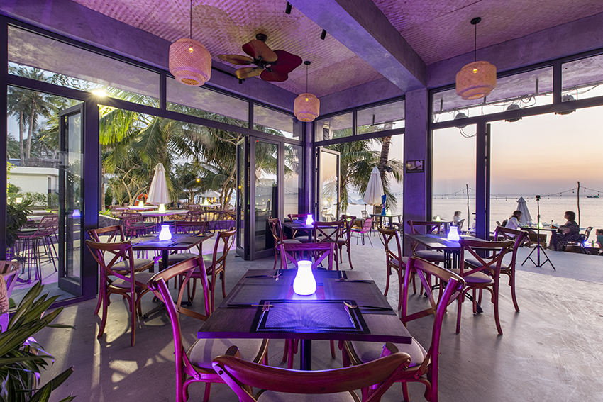 SUNSET BEACH BAR & RESTAURANT